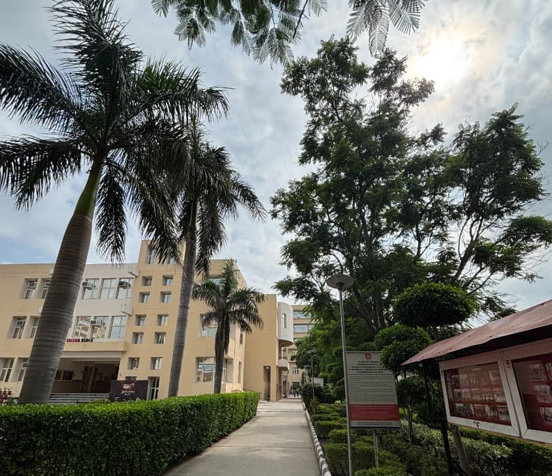 Chitkara University (Patiala) Academic photo 2